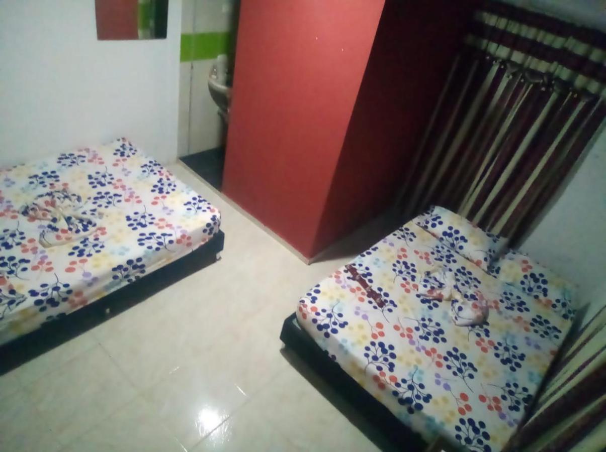 Hostal Sarita Villavieja Buitenkant foto