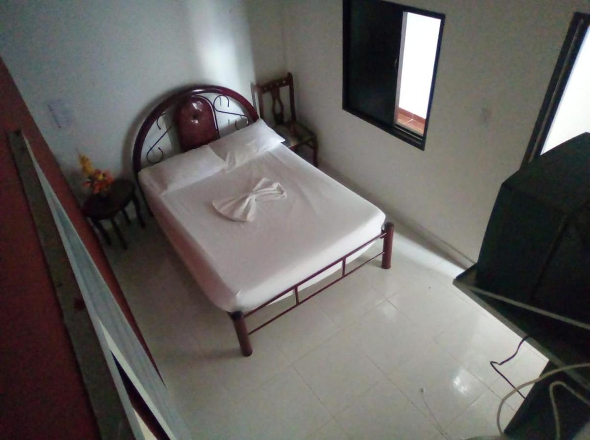 Hostal Sarita Villavieja Buitenkant foto
