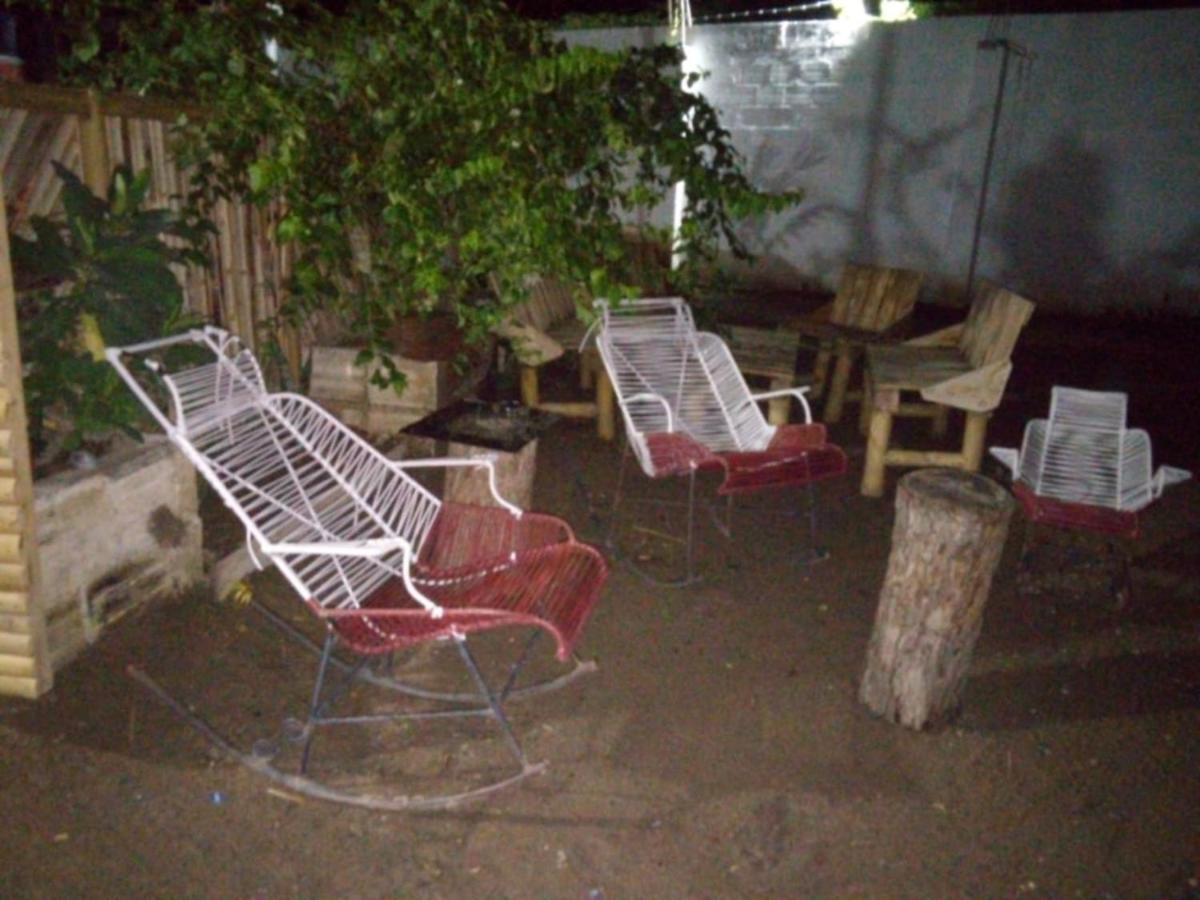 Hostal Sarita Villavieja Buitenkant foto